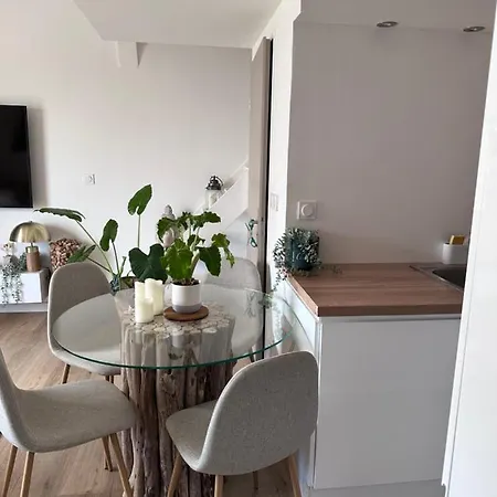 別荘 Bienvenue Chez Moi ヴィック・ラ・ガルディオル